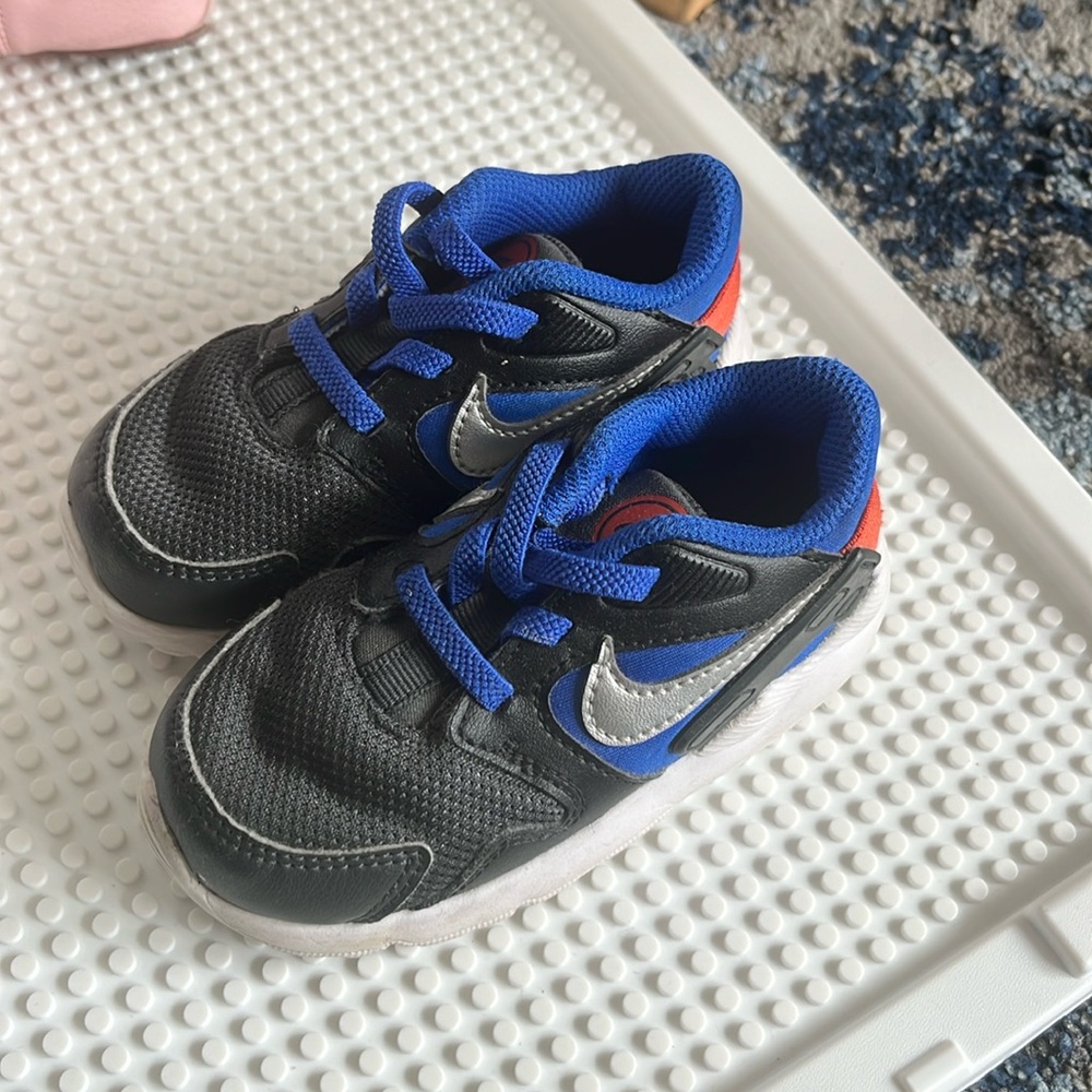 Nike toddler size 6 1/2 K perfect condition only worn a few times.